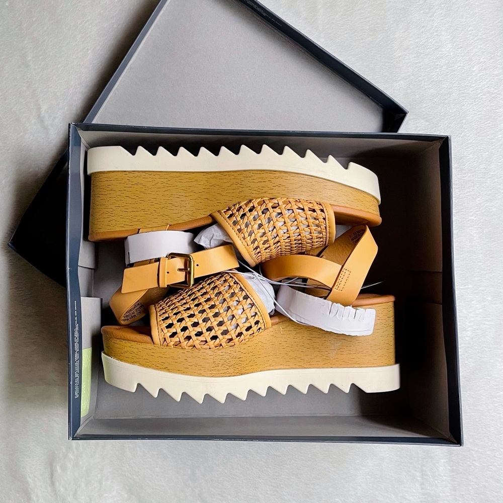 Wedge sandals Universal Thread